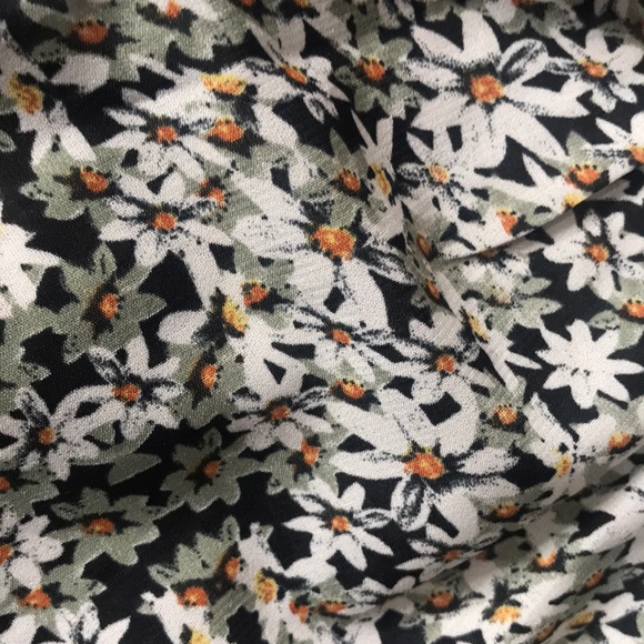 Sadie and Sage Daisy Dress - Picture 3 of 3